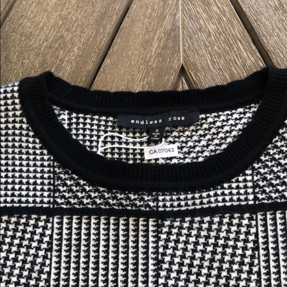 Revolve Endless Rose Houndstooth Fringe Sweater S - image 3